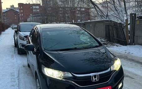 Honda Fit III, 2017 год, 990 000 рублей, 2 фотография