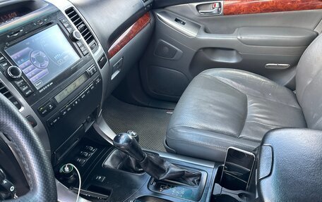 Toyota Land Cruiser Prado 120 рестайлинг, 2007 год, 2 200 000 рублей, 12 фотография