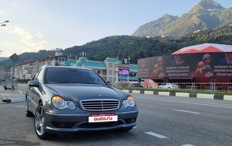 Mercedes-Benz C-Класс, 2005 год, 870 000 рублей, 1 фотография