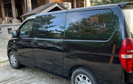 Hyundai Grand Starex Grand Starex I рестайлинг 2, 2013 год, 850 000 рублей, 3 фотография