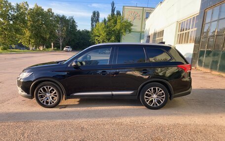 Mitsubishi Outlander III рестайлинг 3, 2018 год, 2 300 000 рублей, 3 фотография