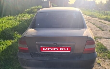 Opel Vectra B рестайлинг, 1998 год, 62 000 рублей, 5 фотография