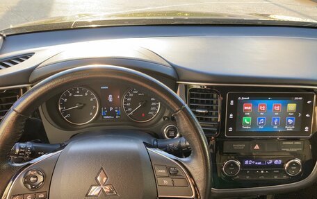 Mitsubishi Outlander III рестайлинг 3, 2018 год, 2 300 000 рублей, 8 фотография