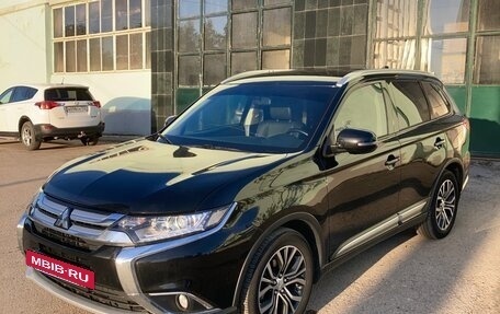 Mitsubishi Outlander III рестайлинг 3, 2018 год, 2 300 000 рублей, 2 фотография