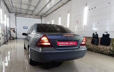 Mercedes-Benz C-Класс, 2005 год, 870 000 рублей, 4 фотография
