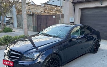 Mercedes-Benz C-Класс, 2011 год, 2 100 000 рублей, 2 фотография