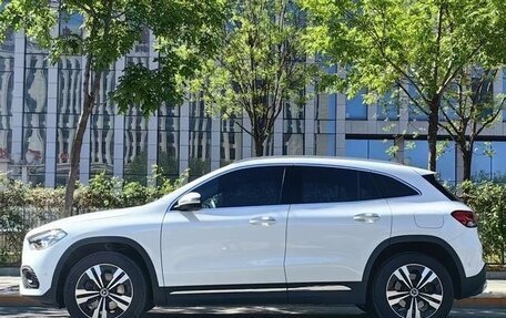 Mercedes-Benz GLA, 2022 год, 2 600 000 рублей, 2 фотография