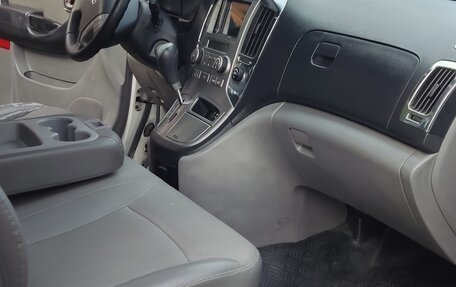 Hyundai Grand Starex Grand Starex I рестайлинг 2, 2010 год, 1 150 000 рублей, 17 фотография