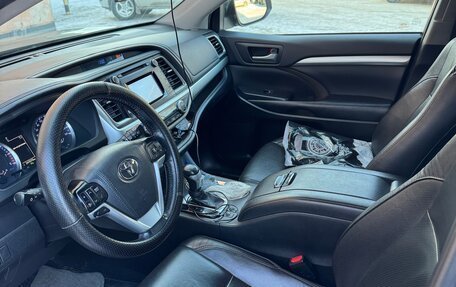 Toyota Highlander III, 2018 год, 3 500 000 рублей, 6 фотография