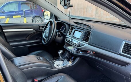 Toyota Highlander III, 2018 год, 3 500 000 рублей, 9 фотография