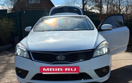 KIA cee'd I рестайлинг, 2011 год, 700 000 рублей, 5 фотография