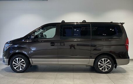 Hyundai Grand Starex Grand Starex I рестайлинг 2, 2018 год, 3 639 000 рублей, 8 фотография