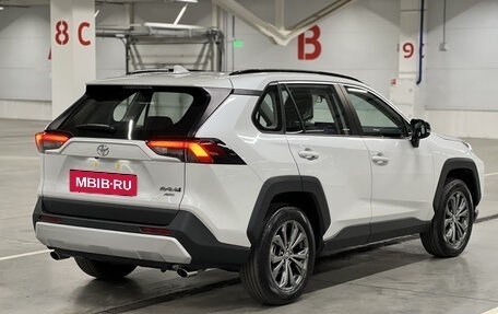 Toyota RAV4, 2024 год, 3 799 000 рублей, 9 фотография