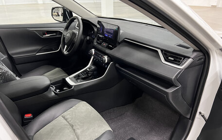 Toyota RAV4, 2024 год, 3 799 000 рублей, 15 фотография