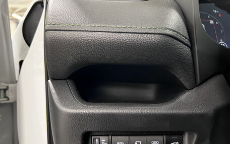 Toyota RAV4, 2024 год, 3 799 000 рублей, 23 фотография
