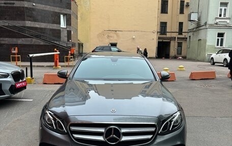 Mercedes-Benz E-Класс, 2018 год, 4 050 000 рублей, 1 фотография