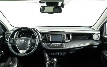 Toyota RAV4, 2017 год, 2 389 898 рублей, 13 фотография