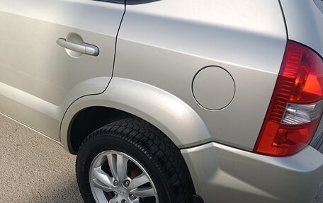 Hyundai Tucson III, 2008 год, 1 000 000 рублей, 33 фотография