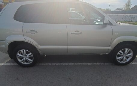 Hyundai Tucson III, 2008 год, 1 000 000 рублей, 37 фотография