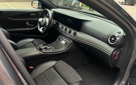 Mercedes-Benz E-Класс, 2018 год, 4 050 000 рублей, 6 фотография