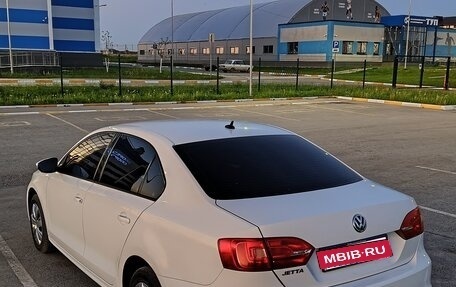 Volkswagen Jetta VI, 2012 год, 920 000 рублей, 3 фотография