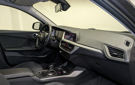 BMW 1 серия, 2019 год, 2 450 000 рублей, 12 фотография
