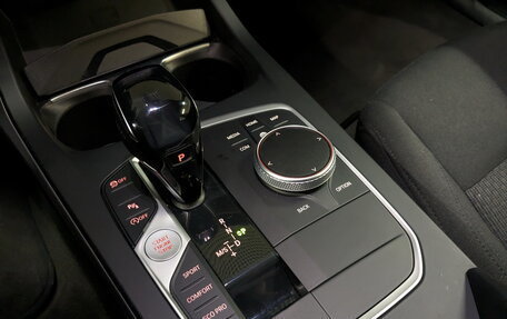 BMW 1 серия, 2019 год, 2 450 000 рублей, 19 фотография