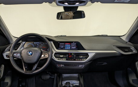 BMW 1 серия, 2019 год, 2 450 000 рублей, 16 фотография