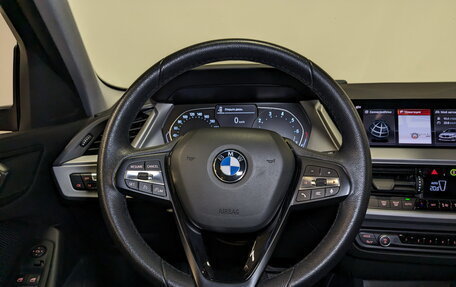 BMW 1 серия, 2019 год, 2 450 000 рублей, 26 фотография