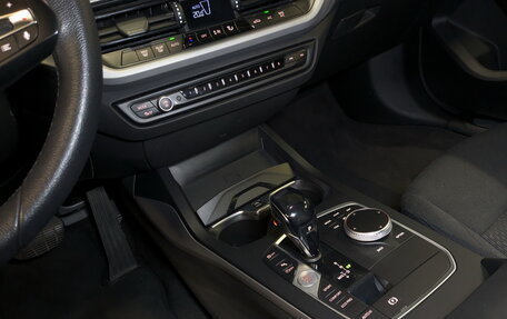 BMW 1 серия, 2019 год, 2 450 000 рублей, 18 фотография