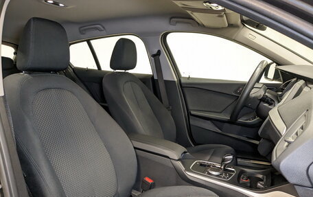 BMW 1 серия, 2019 год, 2 450 000 рублей, 28 фотография