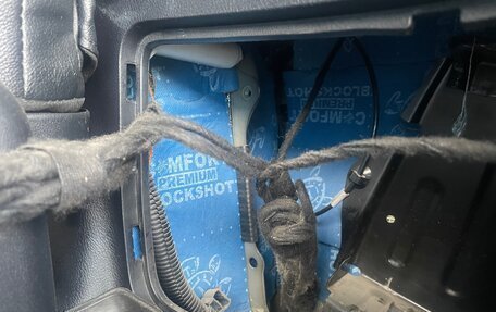 Toyota Land Cruiser 200, 2012 год, 3 600 000 рублей, 17 фотография
