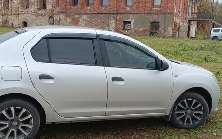 Renault Logan II, 2018 год, 1 100 000 рублей, 10 фотография