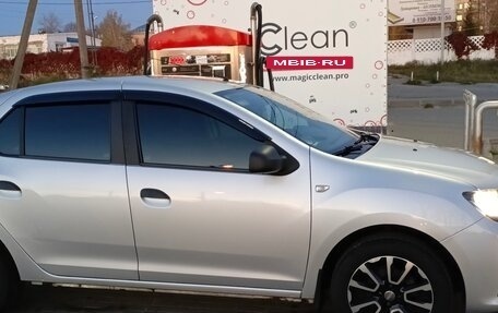 Renault Logan II, 2018 год, 1 100 000 рублей, 12 фотография