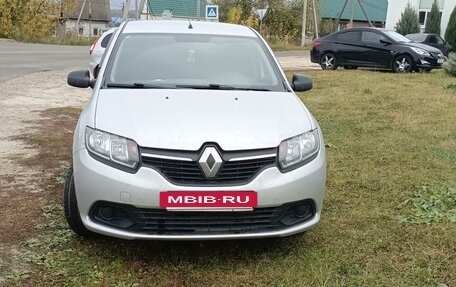 Renault Logan II, 2018 год, 1 100 000 рублей, 4 фотография