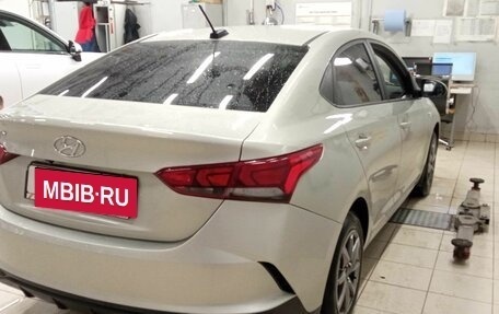 Hyundai Solaris II рестайлинг, 2020 год, 1 300 000 рублей, 3 фотография