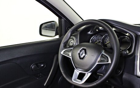 Renault Logan II, 2018 год, 747 000 рублей, 13 фотография