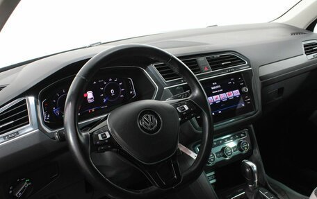 Volkswagen Tiguan II, 2019 год, 2 325 000 рублей, 15 фотография