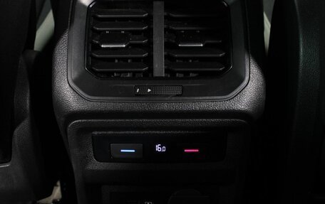 Volkswagen Tiguan II, 2019 год, 2 325 000 рублей, 18 фотография