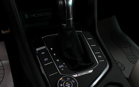 Volkswagen Tiguan II, 2019 год, 2 325 000 рублей, 16 фотография