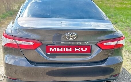 Toyota Camry, 2018 год, 2 460 000 рублей, 4 фотография