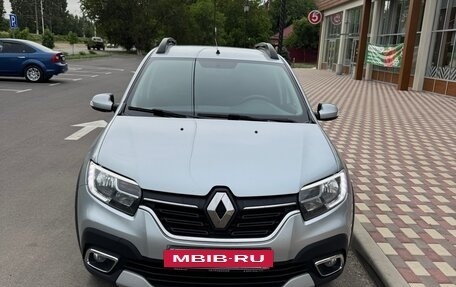 Renault Sandero II рестайлинг, 2022 год, 1 180 000 рублей, 2 фотография