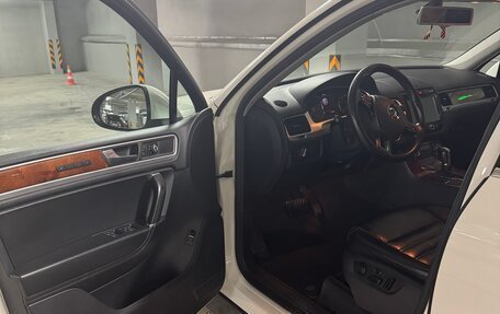 Volkswagen Touareg III, 2011 год, 3 000 000 рублей, 4 фотография
