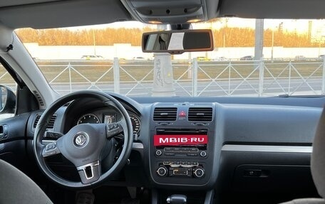 Volkswagen Jetta VI, 2010 год, 800 000 рублей, 11 фотография