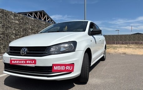Volkswagen Polo VI (EU Market), 2015 год, 690 000 рублей, 2 фотография