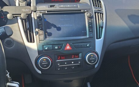 KIA cee'd I рестайлинг, 2010 год, 820 000 рублей, 9 фотография