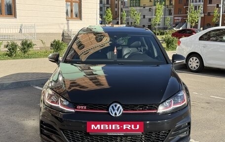 Volkswagen Golf GTI VII, 2019 год, 2 700 000 рублей, 7 фотография