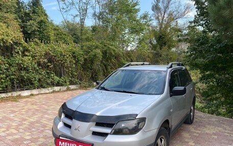 Mitsubishi Outlander III рестайлинг 3, 2003 год, 650 000 рублей, 8 фотография