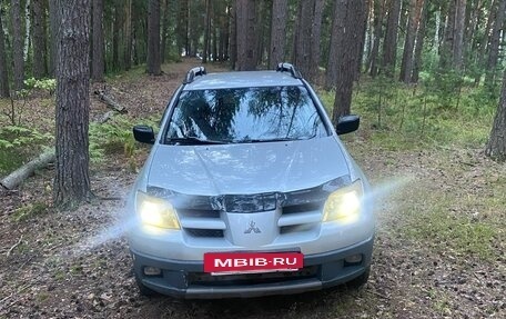 Mitsubishi Outlander III рестайлинг 3, 2003 год, 650 000 рублей, 20 фотография