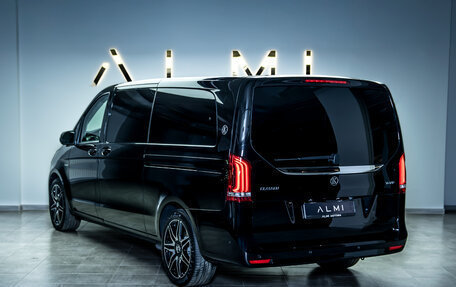 Mercedes-Benz V-Класс, 2023 год, 27 900 000 рублей, 3 фотография